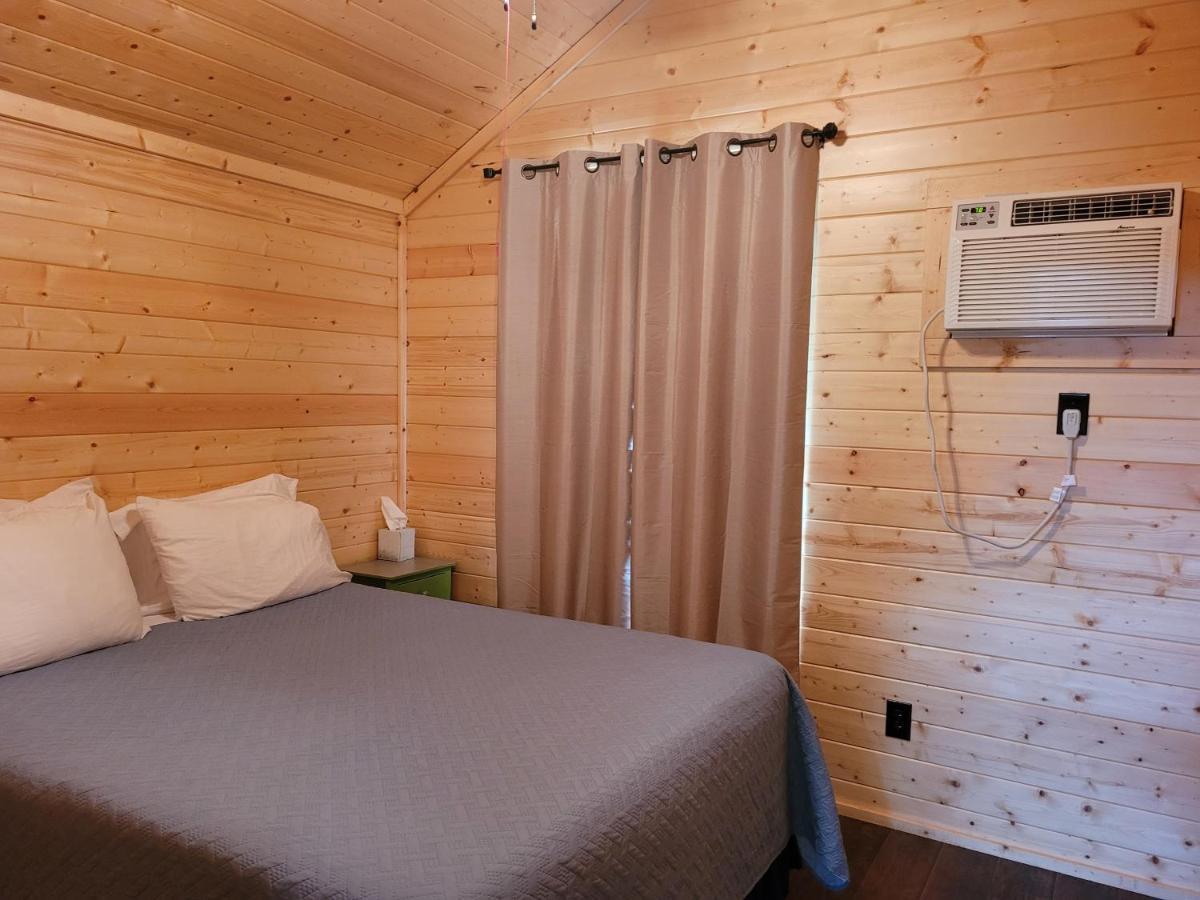 Al'S Hideaway Cabin And Rv Space, Llc Pipe Creek Bagian luar foto