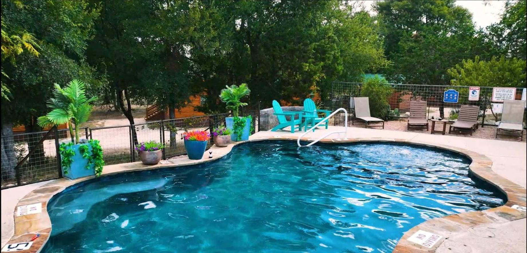 Al'S Hideaway Cabin And Rv Space, Llc Pipe Creek Bagian luar foto